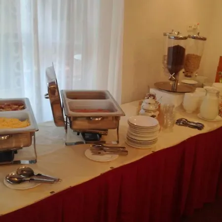 Отель Aranysas Bungallo Альшоэрш