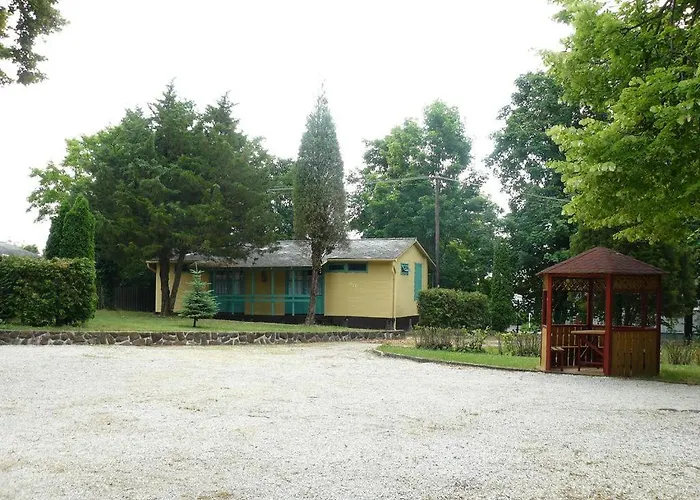 Aranysas Bungallo מלון